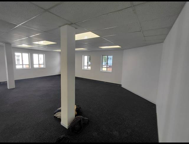 235M² OFFICE TO LET IN BRYANSTON